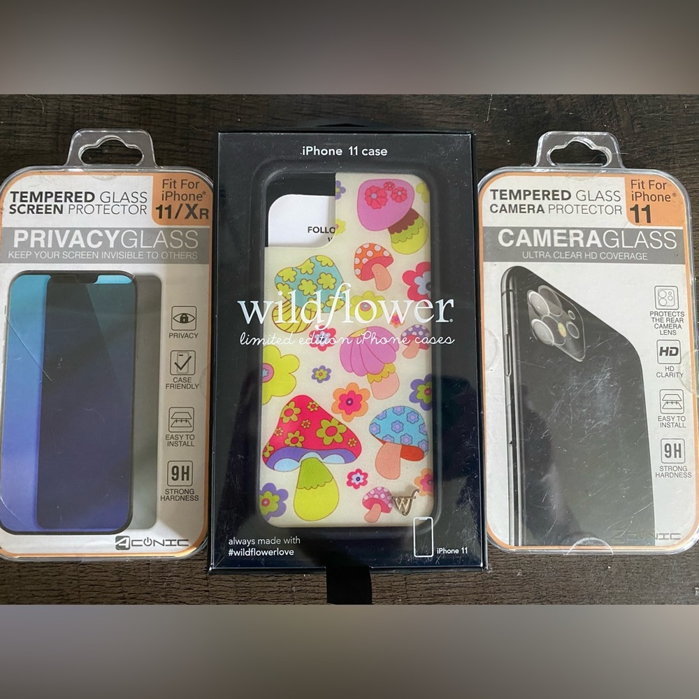 iPhone 11 Wildflower Mushroom Case and Screen Privacy Protector